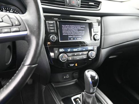 Used 2018 Nissan Rogue SL FWD image 19