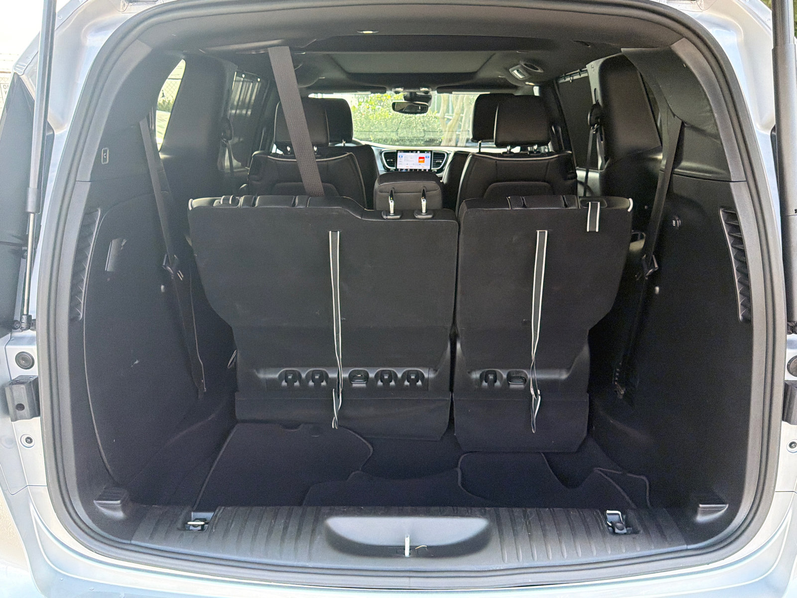Used 2026 Chrysler Pacifica Limited FWD image 18