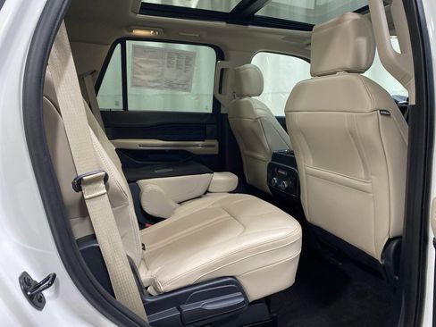Used 2023 Ford Expedition Platinum image 14