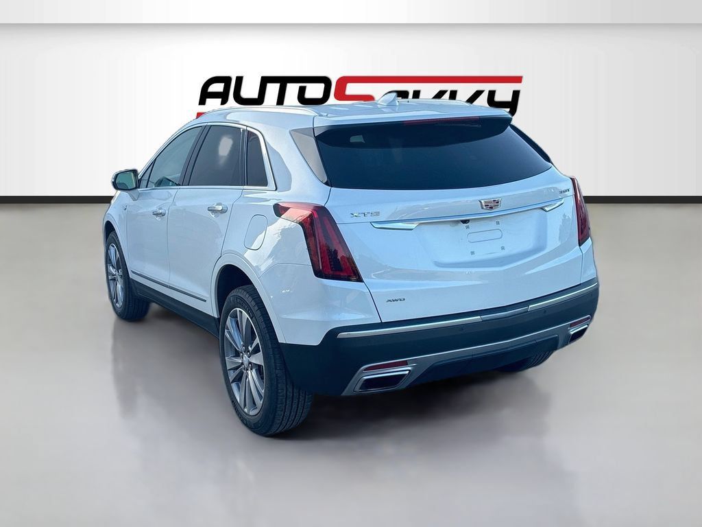 Used 2024 Cadillac XT5 Premium Luxury w/ LPO, Floor Liner Package AWD/4WD image 5