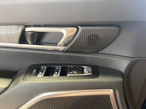 Used 2025 Kia Telluride EX FWD image 16