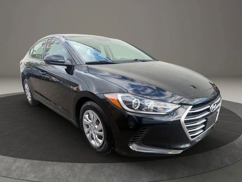 Used 2017 Hyundai Elantra SE image 3