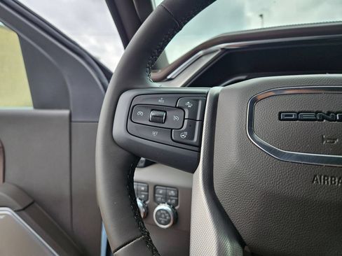 New 2026 GMC Sierra 2500 Denali w/ Denali Reserve Package AWD/4WD image 12