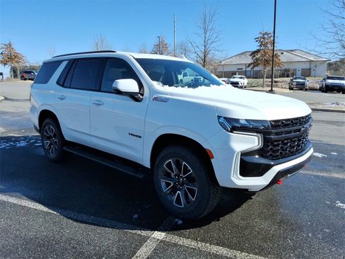 Certified 2024 Chevrolet Tahoe Z71 w/ Luxury Package image 3