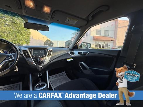 Used 2017 Hyundai Veloster FWD image 30