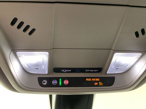 Used 2025 Chevrolet Blazer LT image 22