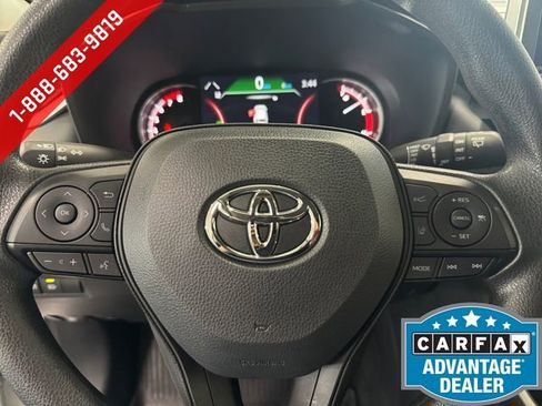 Used 2024 Toyota RAV4 XLE AWD/4WD image 20