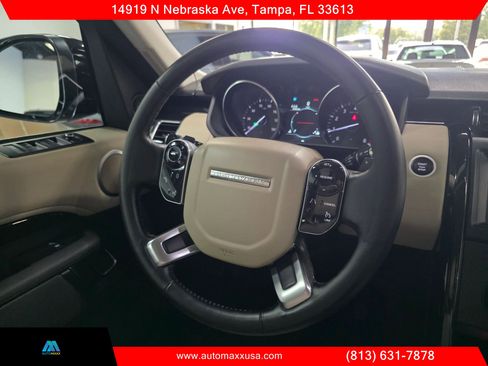 Used 2019 Land Rover Discovery SE image 15