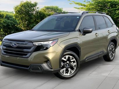 Used 2025 Subaru Forester Premium w/ Convenience Package #1