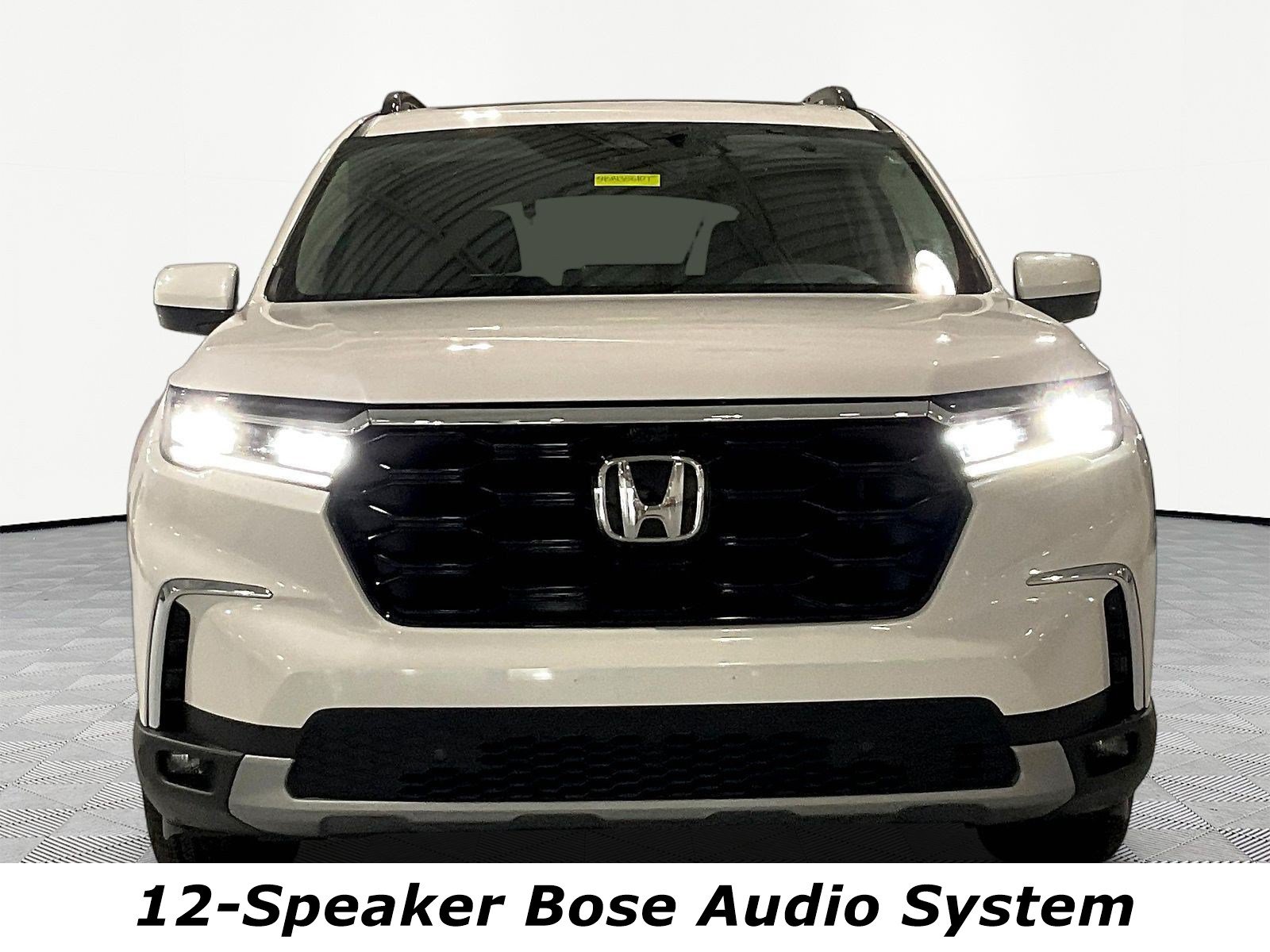 Used 2025 Honda Pilot Elite image 2