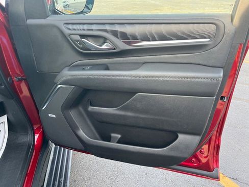 Used 2023 GMC Yukon XL Denali image 31