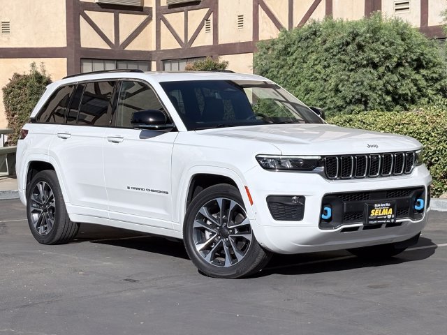 Used 2023 Jeep Grand Cherokee Overland w/ Advanced Protech Group III AWD/4WD image 2