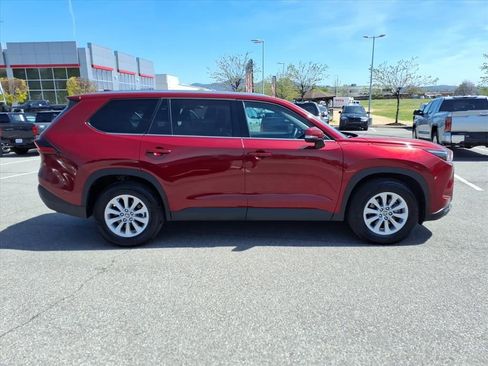 Used 2025 Toyota Grand Highlander AWD image 3