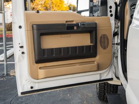 Used 2011 Ford F350 Lariat image 20