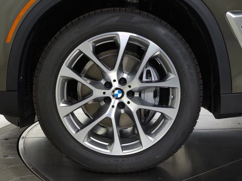 Used 2026 BMW X5 xDrive40i w/ Premium Package AWD/4WD image 8