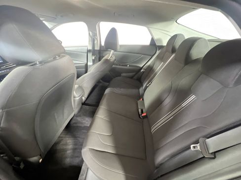 Used 2023 Hyundai Elantra SEL w/ Convenience Package image 24