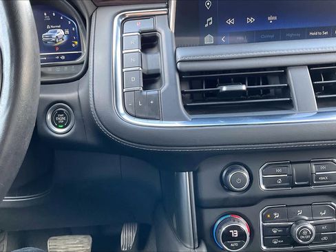 Used 2022 Chevrolet Tahoe LT w/ Luxury Package image 33