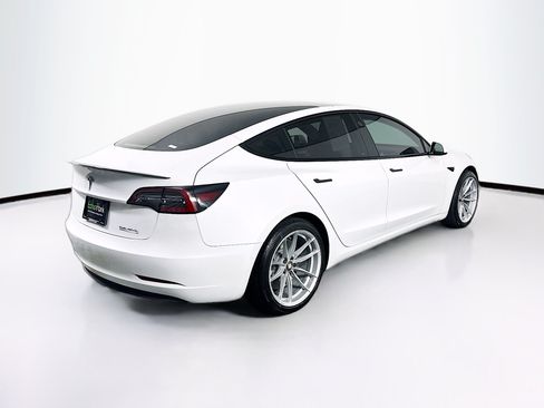 Used 2022 Tesla Model 3 Long Range AWD/4WD image 9