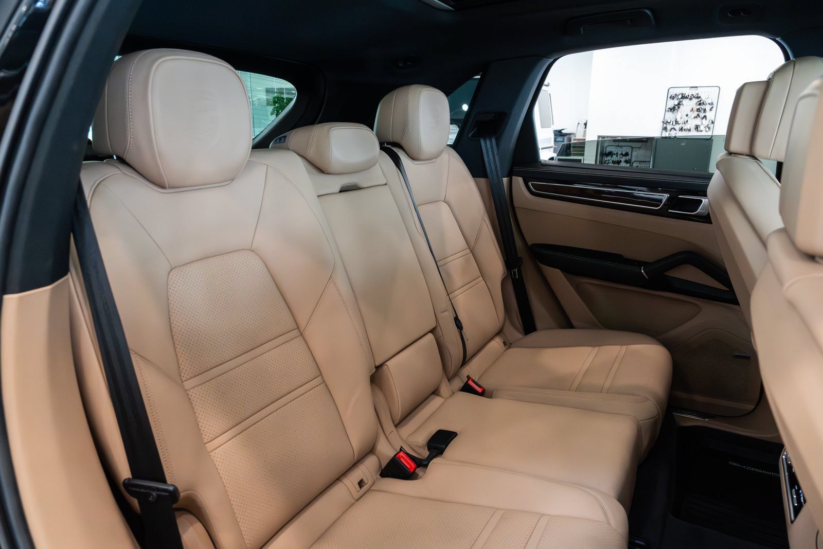 Used 2023 Porsche Cayenne S AWD/4WD image 24