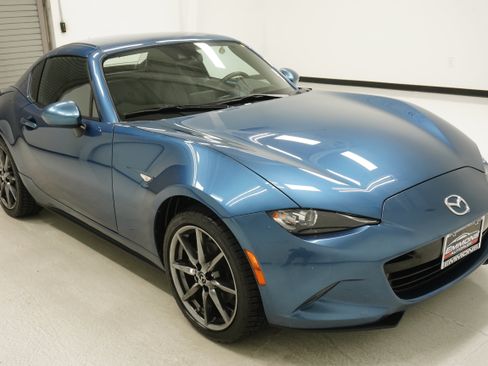 Used 2020 MAZDA MX-5 Miata RF Grand Touring RWD image 3