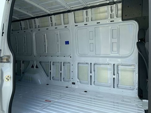 Used 2023 Mercedes-Benz Sprinter 2500 image 11