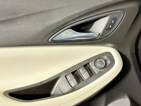 Used 2021 Buick Encore GX Select image 17