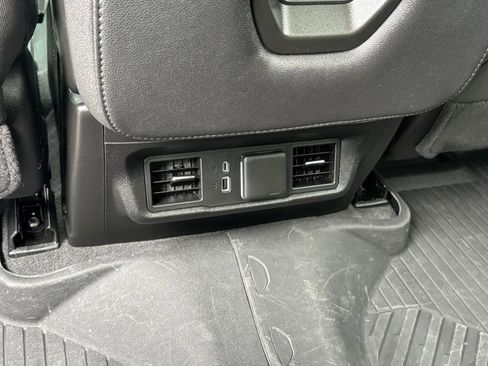 Used 2024 Chevrolet Silverado 1500 LT image 7