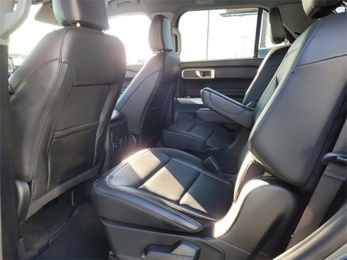Used 2024 Ford Explorer XLT w/ Equipment Group 202A image 5