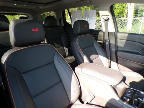 Used 2023 GMC Acadia AT4 w/ Technology Package AWD/4WD image 13