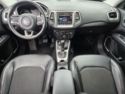 Used 2018 Jeep Compass Latitude w/ Popular Equipment Group AWD/4WD image 13
