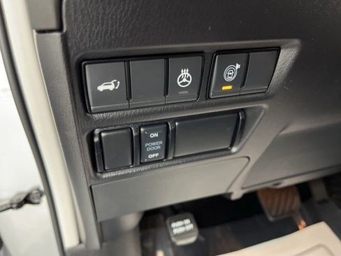 Used 2024 Nissan Armada SL image 27