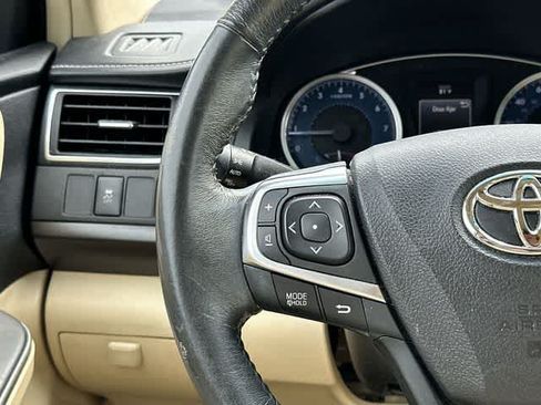 Used 2017 Toyota Camry XLE FWD image 8