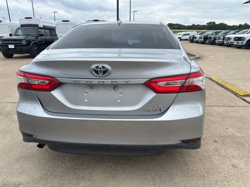 Used 2020 Toyota Camry LE w/ Carpet Mat Package image 7