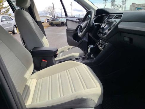 Used 2022 Volkswagen Tiguan S image 17