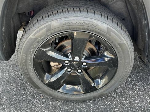 Used 2022 Jeep Grand Cherokee Altitude AWD/4WD image 18
