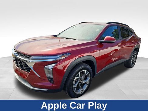 Used 2024 Chevrolet Trax LT image 3