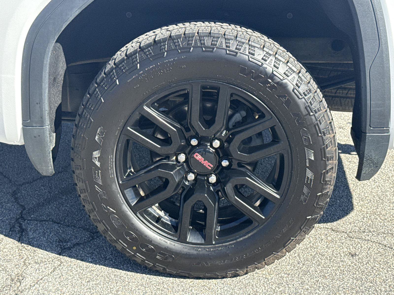 Used 2023 GMC Sierra 1500 Elevation AWD/4WD image 9