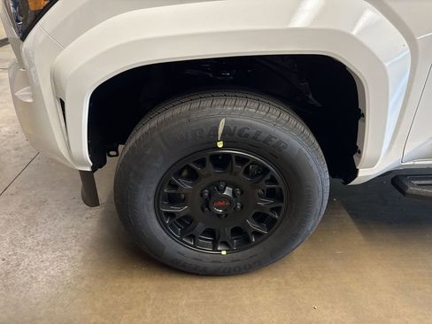 New 2025 Toyota Tacoma TRD Sport AWD/4WD image 18