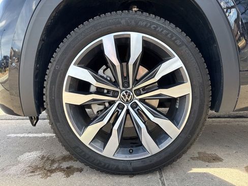 Certified 2023 Volkswagen Atlas SEL Premium image 28