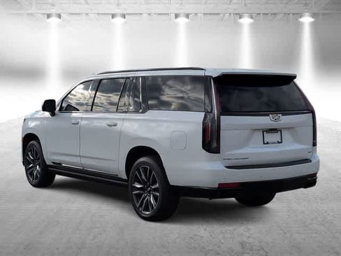 Used 2023 Cadillac Escalade ESV Sport Platinum image 6