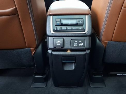 Used 2024 Subaru Ascent Touring AWD/4WD image 24