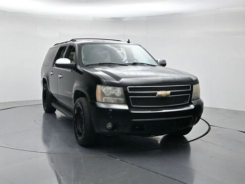 Used 2008 Chevrolet Suburban LTZ w/ LTZ Preferred Equipment Group AWD/4WD image 4