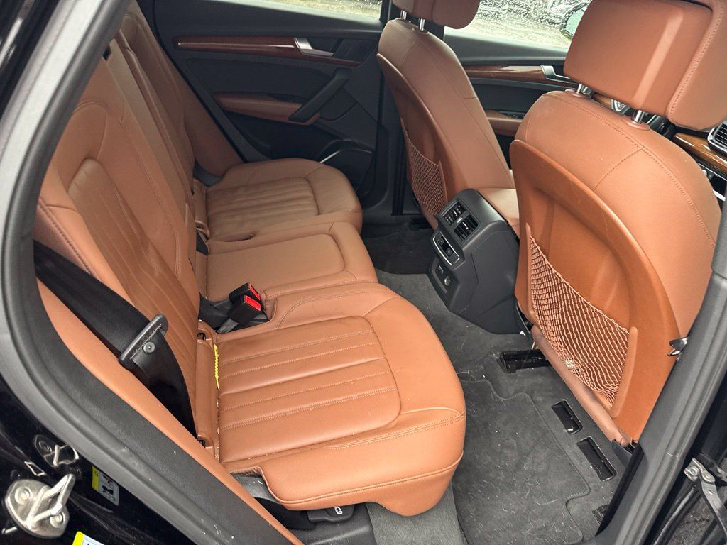 Used 2021 Audi Q5 2.0T Premium w/ Convenience Package AWD/4WD image 16
