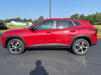 New 2026 Chevrolet Trax RS w/ Sunroof Package FWD video 2