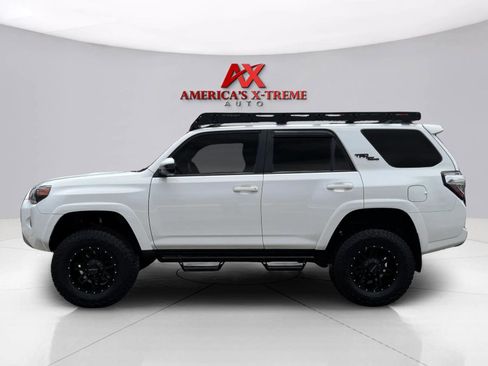 Used 2019 Toyota 4Runner TRD Off-Road AWD/4WD image 2