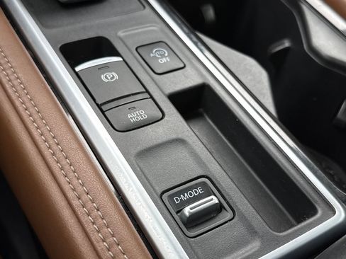 Used 2022 Nissan Pathfinder Platinum w/ Cargo Package FWD image 32
