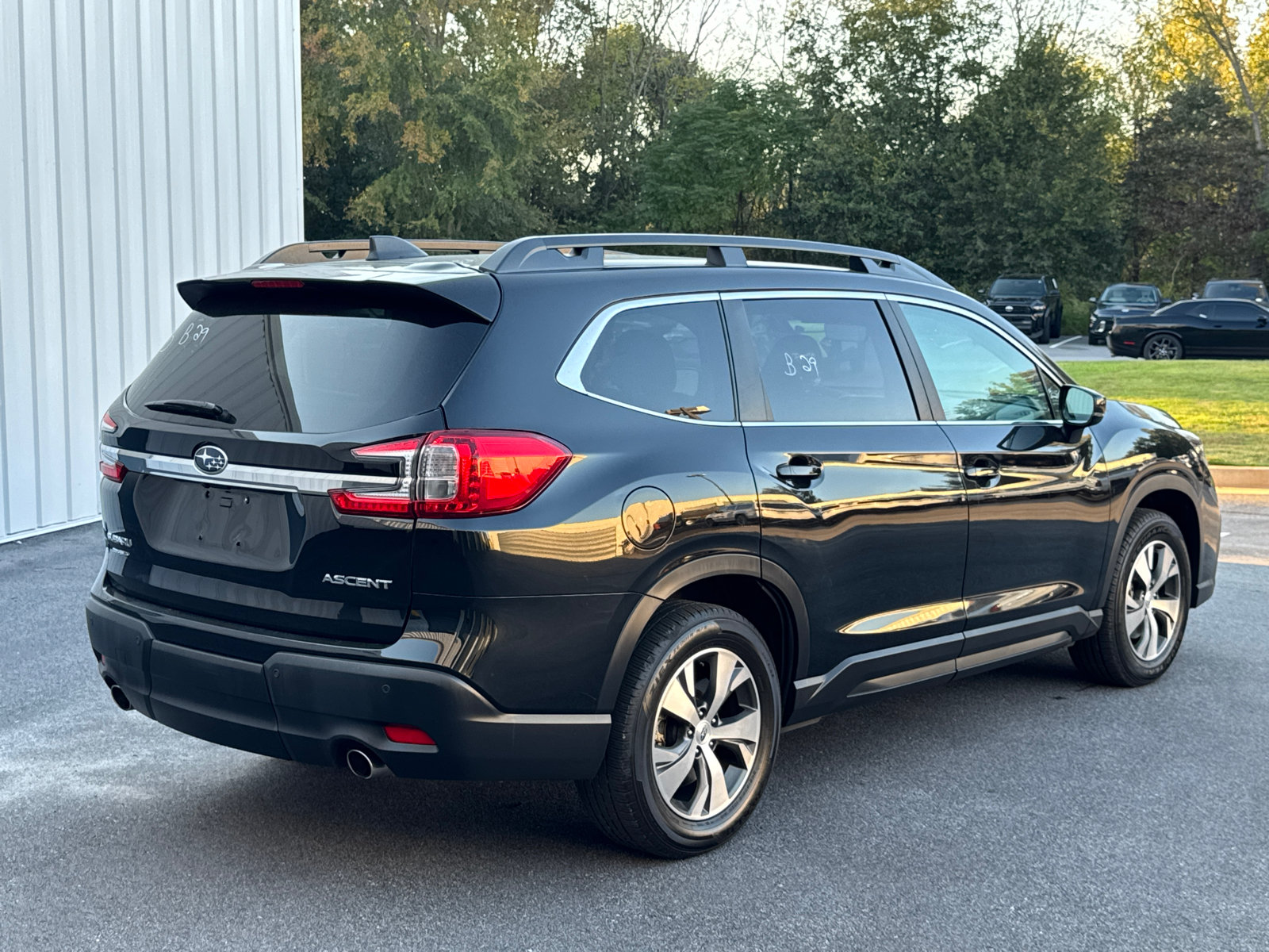 Used 2025 Subaru Ascent Premium AWD/4WD image 5