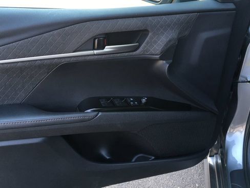 Used 2025 Toyota Camry XLE AWD/4WD image 19