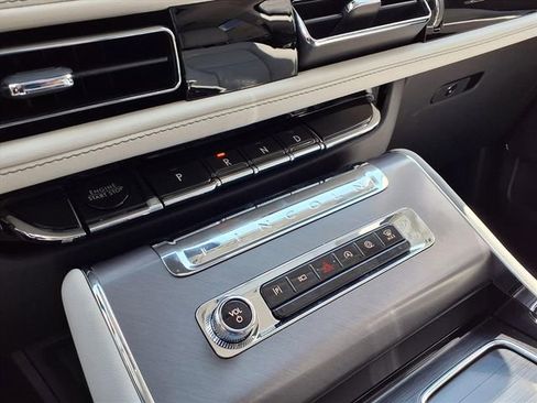 New 2026 Lincoln Aviator 2WD image 16