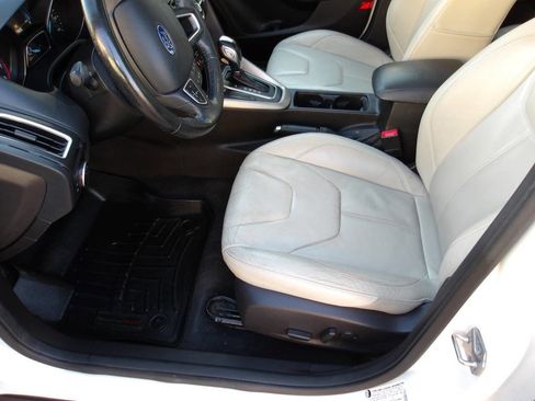 Used 2016 Ford Focus Titanium image 8
